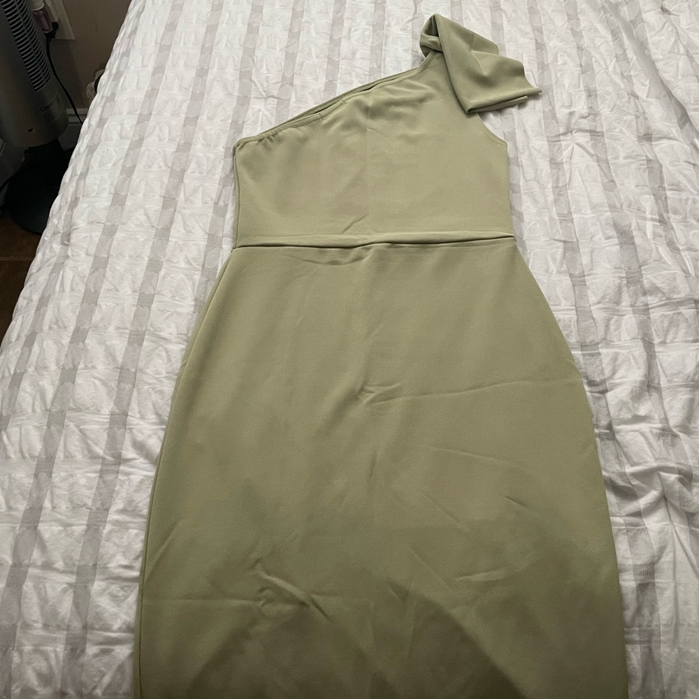PrettyLittleThing Dress
